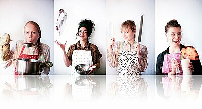Vier Personen der CompanyHAA in Porträtfotos nebeneinander. Alle halten Küchenutensilien wie Schüsseln, Messer, Flambierer in der Hand.
